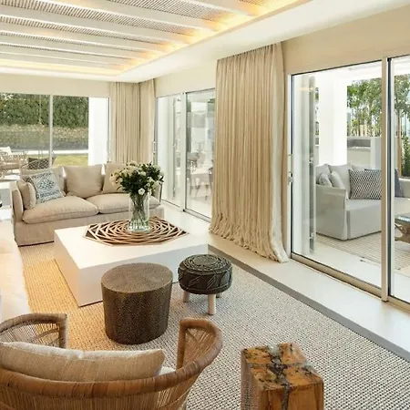 فيلة Beachfront La Luisa, Golden Mile, ماربيا