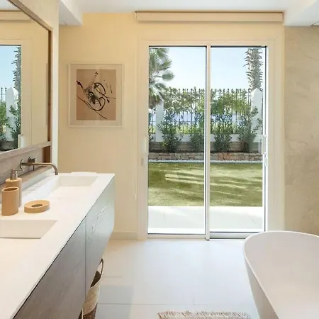 فيلة Beachfront La Luisa, Golden Mile, *