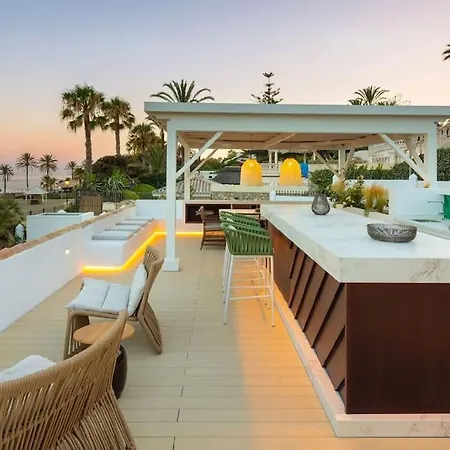 فيلة Beachfront La Luisa, Golden Mile,